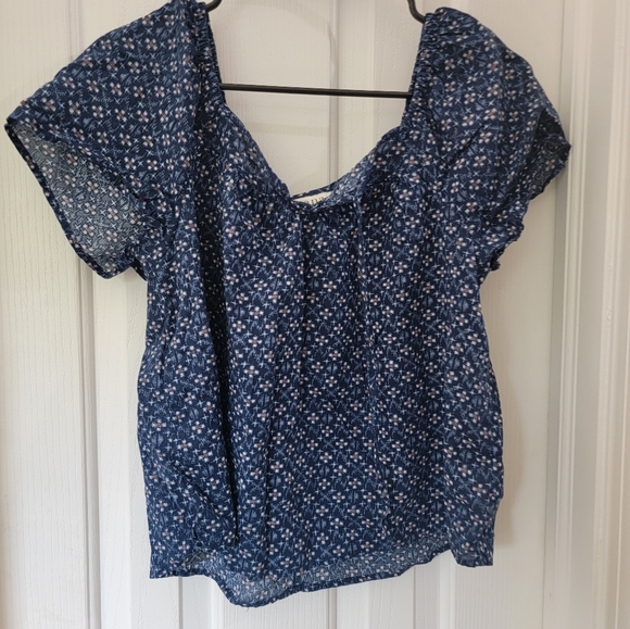 Top - Picture 2 of 2